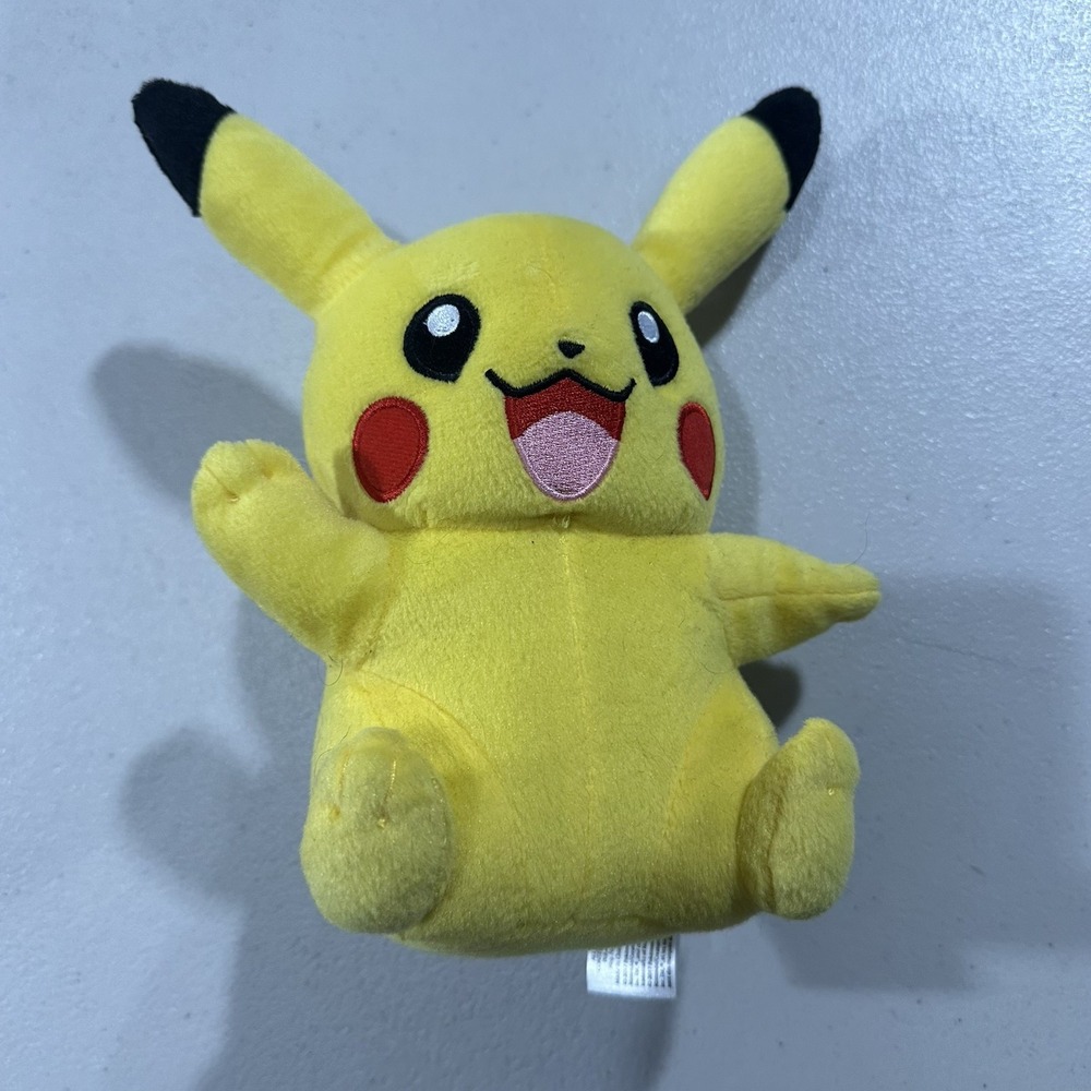Tomy Pokemon Pikachu 8" plush Cute Plushie Soft Yellow 2017